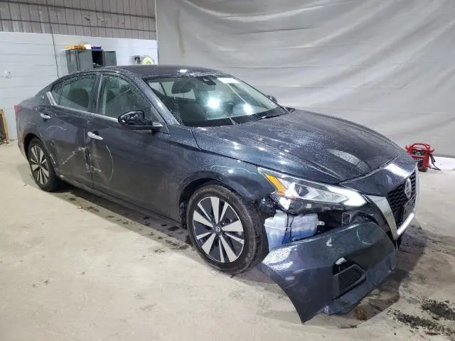 2022 NISSAN ALTIMA SV  