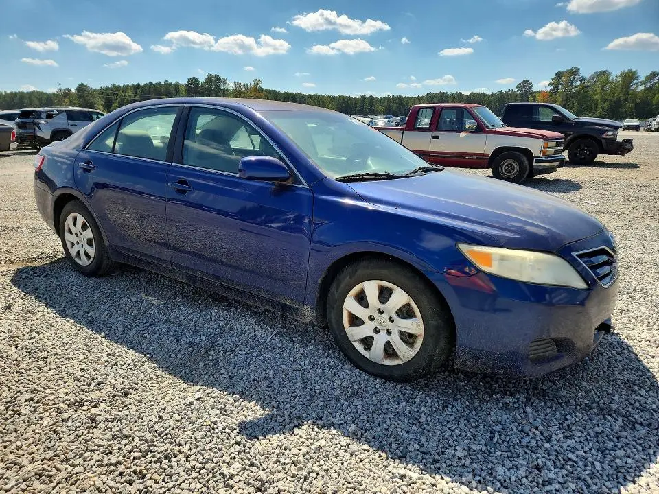 2011 TOYOTA CAMRY LE  