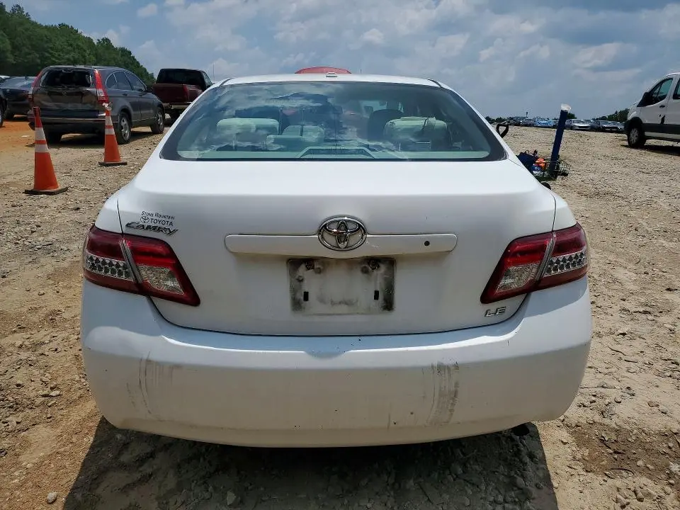 2010 TOYOTA CAMRY LE  