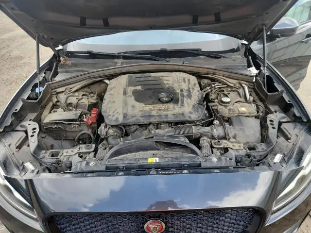 2017 JAGUAR F-PACE PRESTIGE  