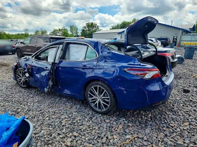 2023 TOYOTA CAMRY XLE  