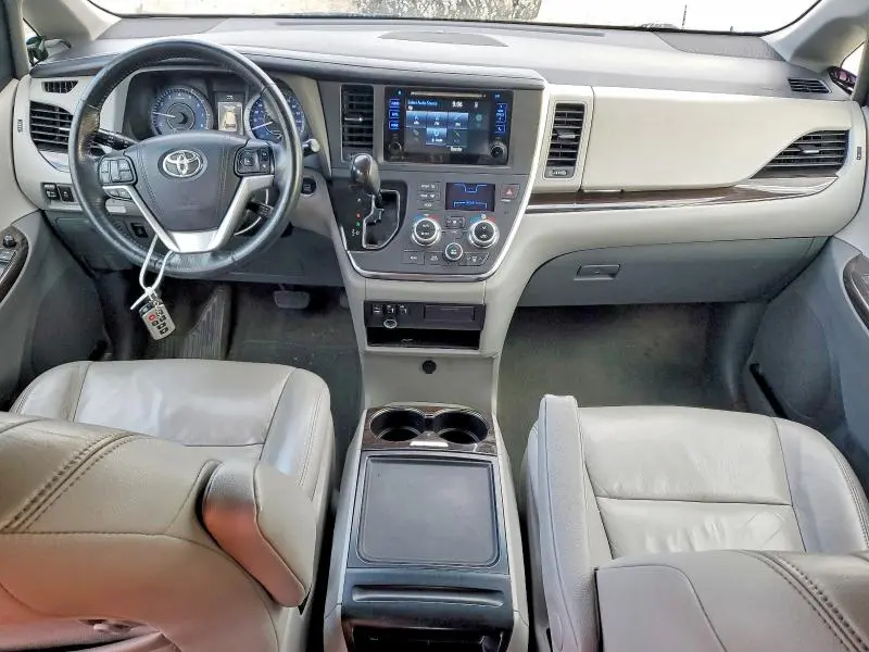 2015 TOYOTA SIENNA XLE  