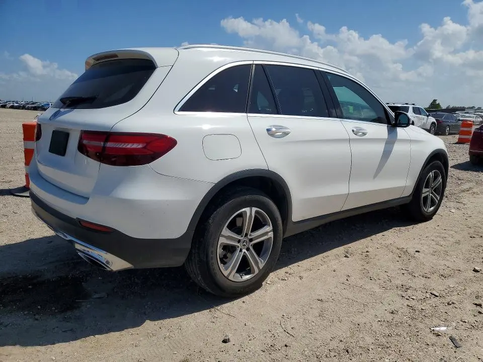 2017 MERCEDES-BENZ GLC 300  