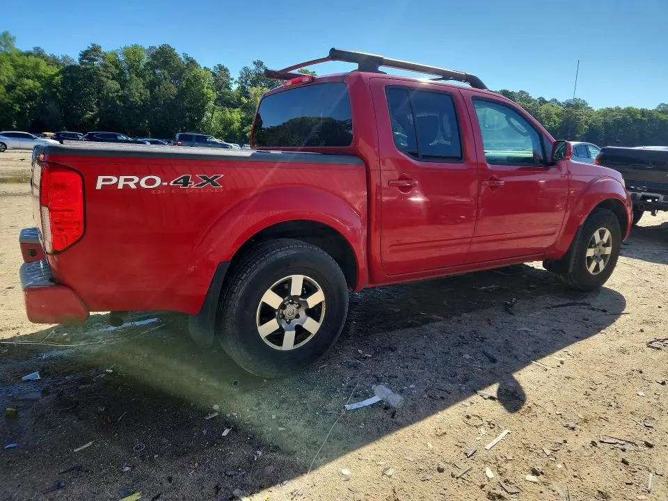 2011 NISSAN FRONTIER   
