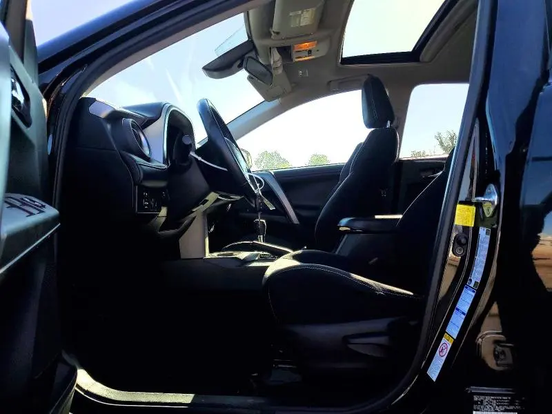 2018 TOYOTA RAV4 XLE  