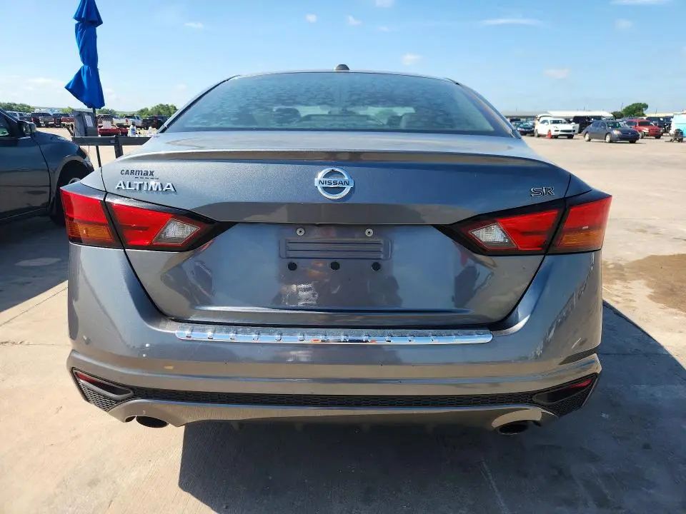 2019 NISSAN ALTIMA SR  