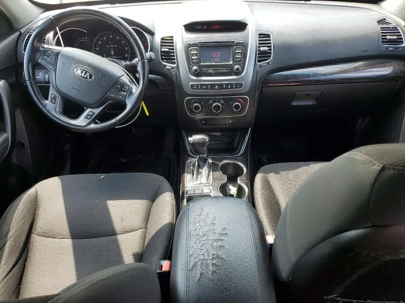 2015 KIA SORENTO LX  
