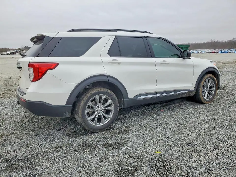 2022 FORD EXPLORER XLT  