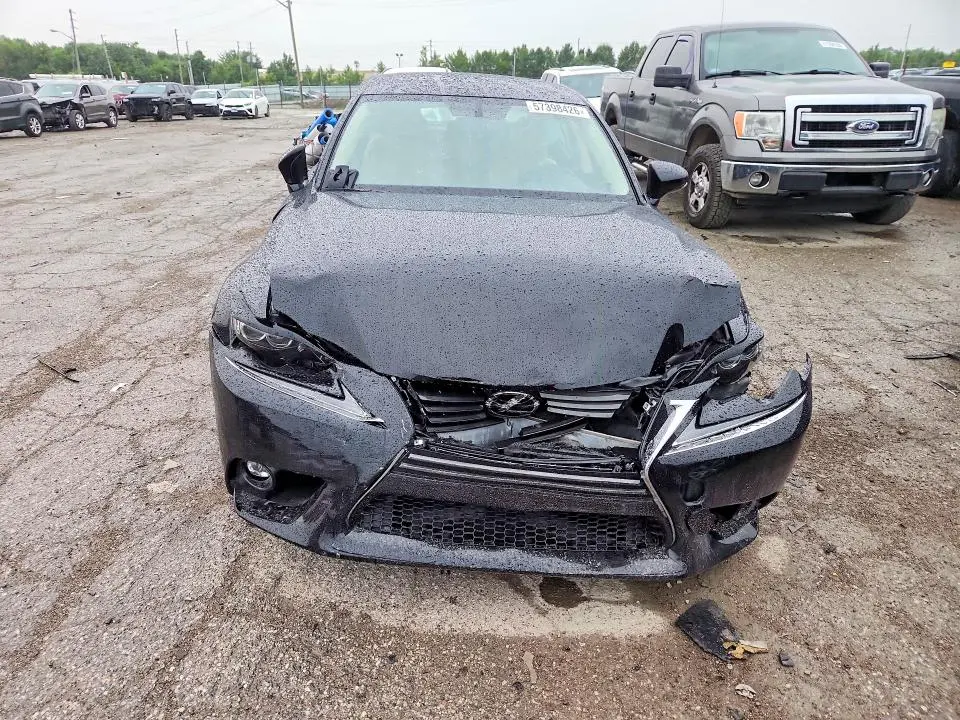 2016 LEXUS IS 200T  
