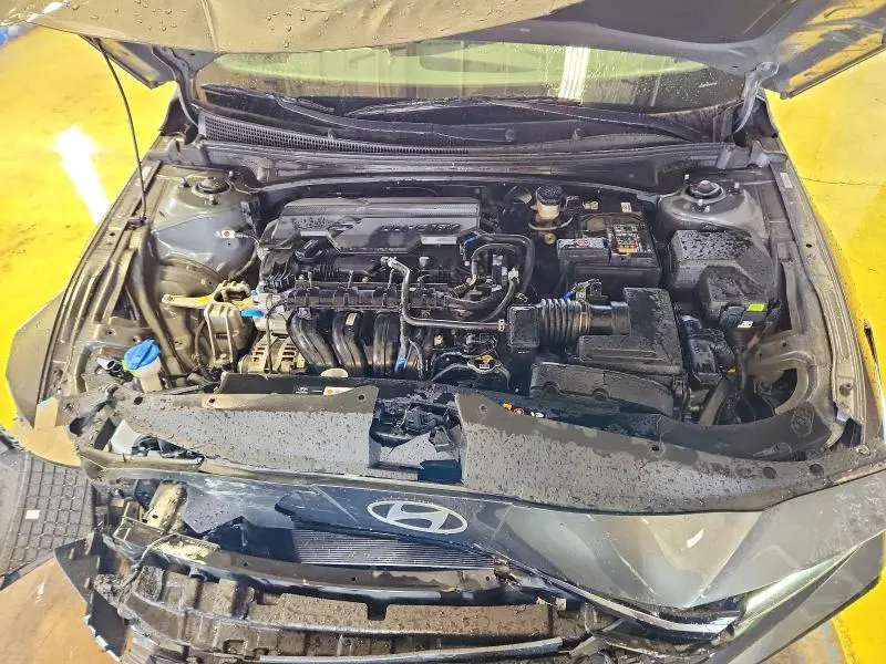 2025 HYUNDAI ELANTRA SEL  