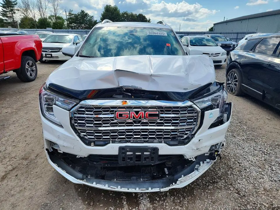 2023 GMC TERRAIN DENALI  