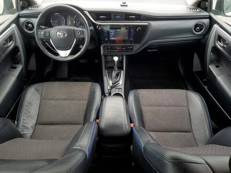 2017 TOYOTA COROLLA SE  