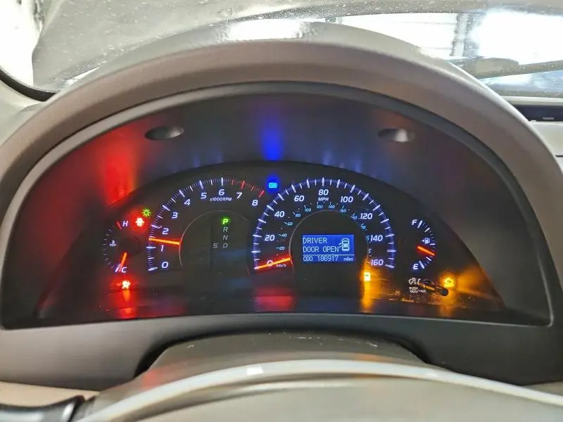 2010 TOYOTA CAMRY SE  