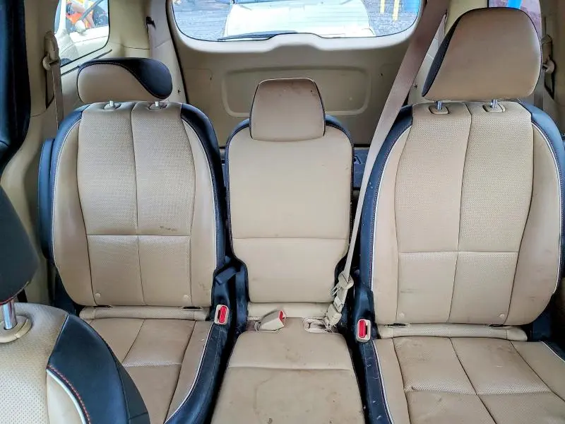 2018 KIA SEDONA LX  