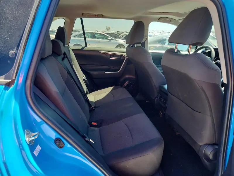 2019 TOYOTA RAV4 XLE  