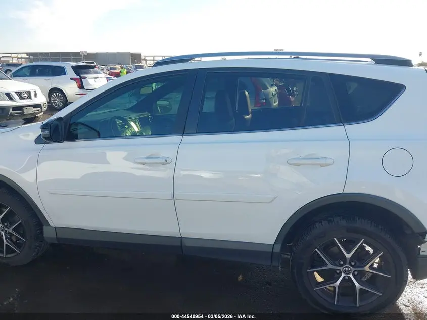 2017 TOYOTA RAV4 SE