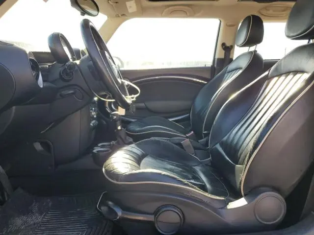 2011 MINI COOPER 