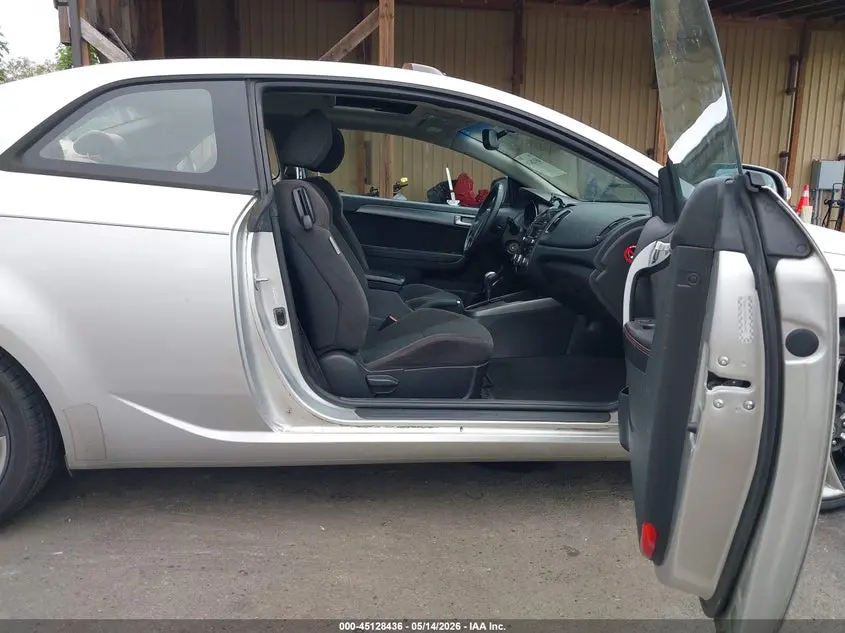 2010 KIA FORTE KOUP SX