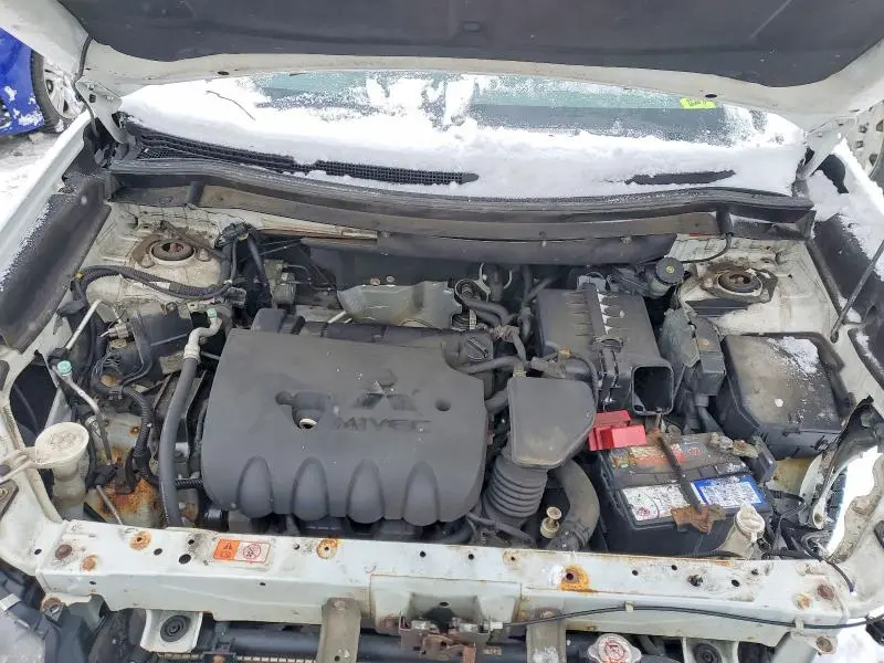 2016 MITSUBISHI OUTLANDER ES  