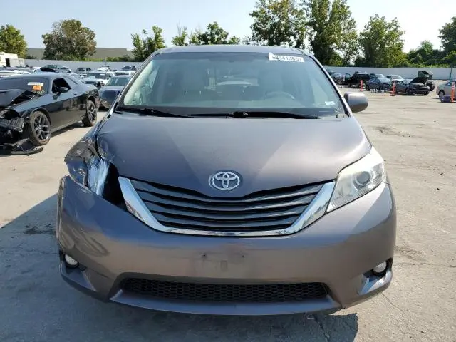 2014 TOYOTA SIENNA XLE  