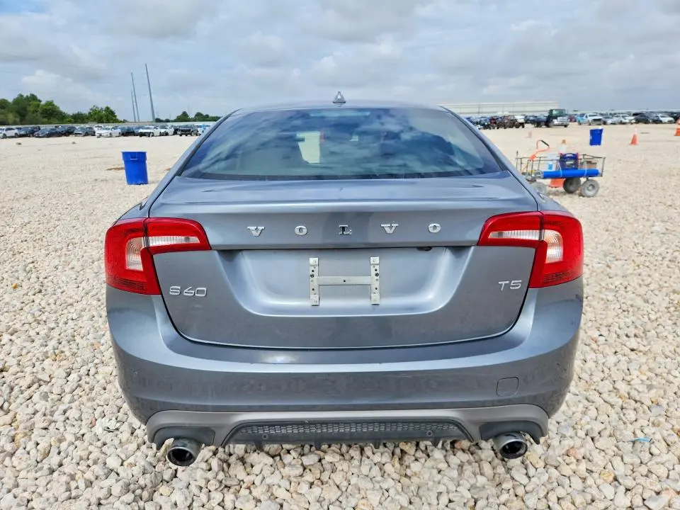 2017 VOLVO S60   