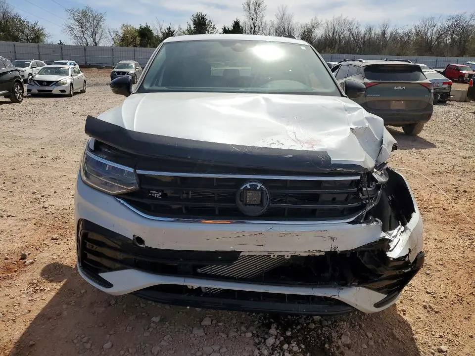 2023 VOLKSWAGEN TIGUAN SE R-LINE BLACK  