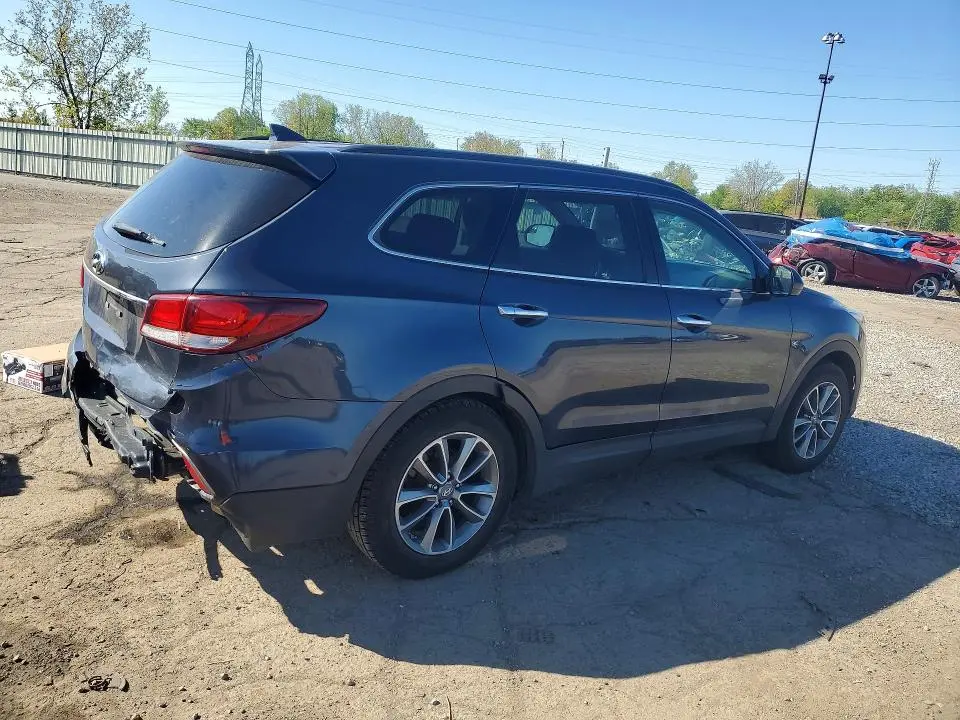 2017 HYUNDAI SANTA FE SE  