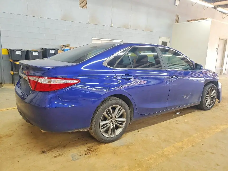 2016 TOYOTA CAMRY SE  