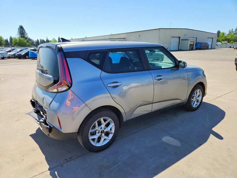 2025 KIA SOUL LX  