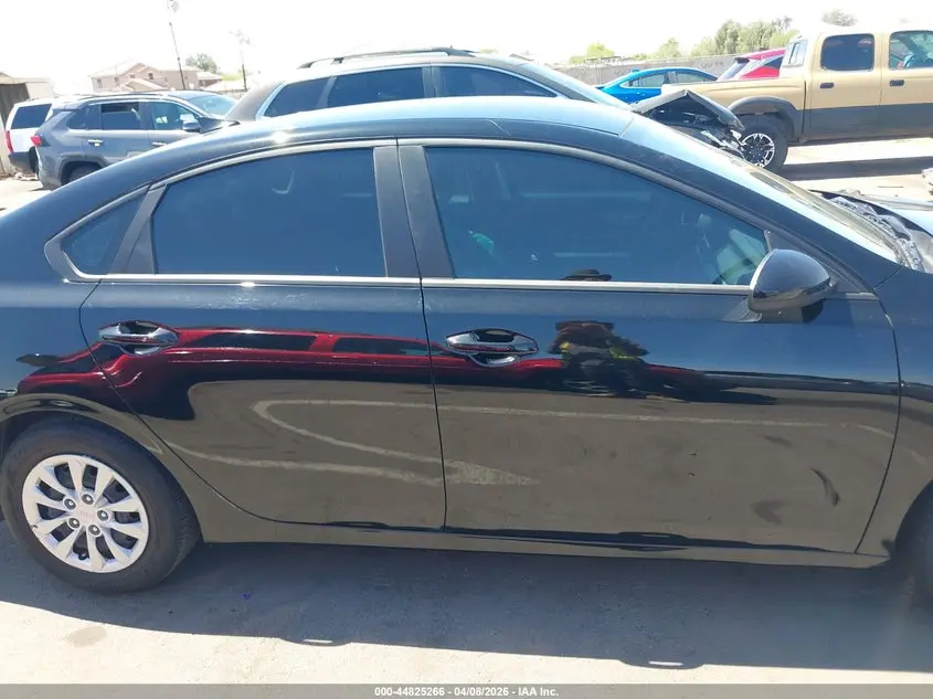 2023 KIA FORTE LX
