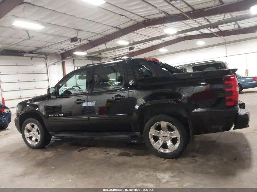 2013 CHEVROLET AVALANCHE LS