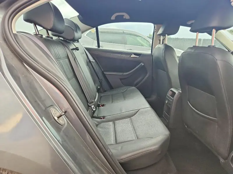 2012 VOLKSWAGEN JETTA SE  