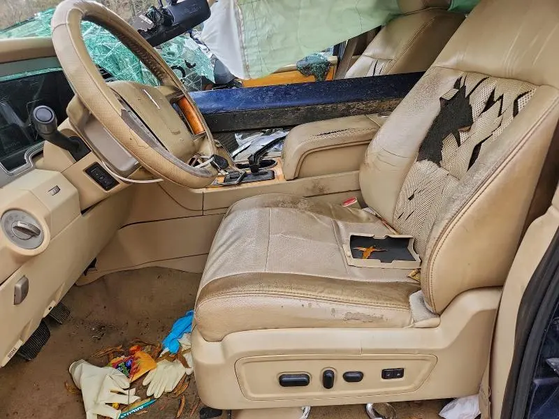 2010 LINCOLN NAVIGATOR L  