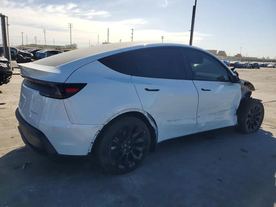 2026 TESLA MODEL Y   