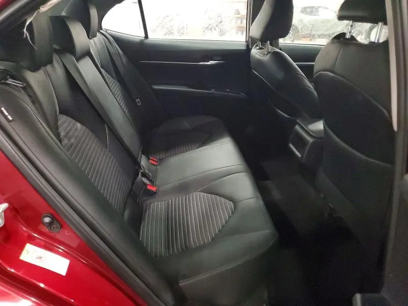 2018 TOYOTA CAMRY SE  
