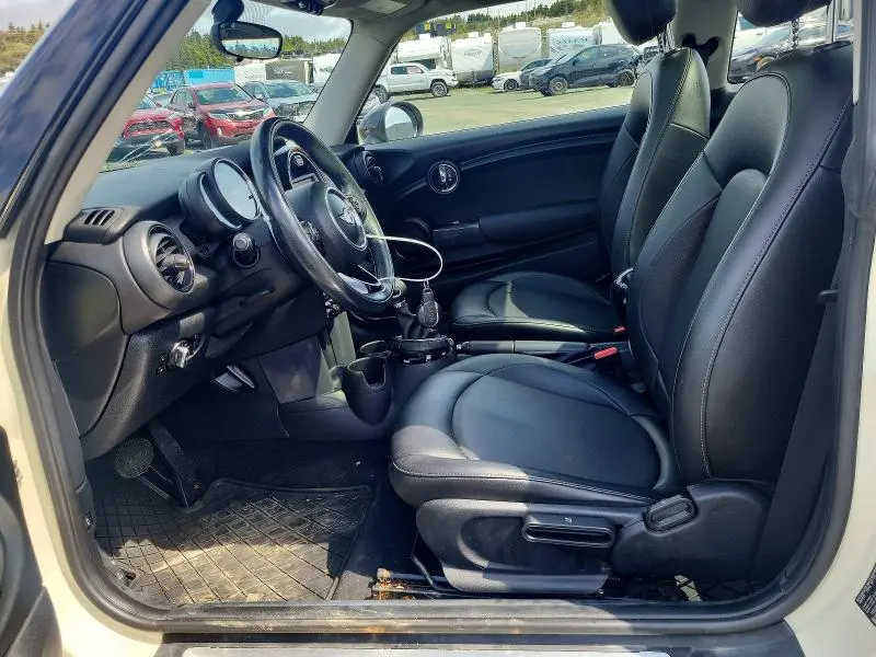 2016 MINI COOPER   