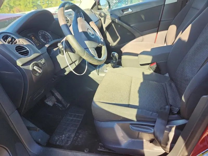 2014 VOLKSWAGEN TIGUAN S  