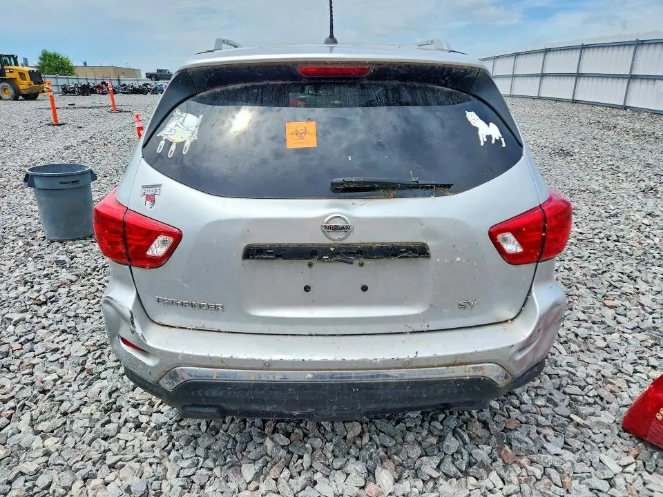 2018 NISSAN PATHFINDER SV  