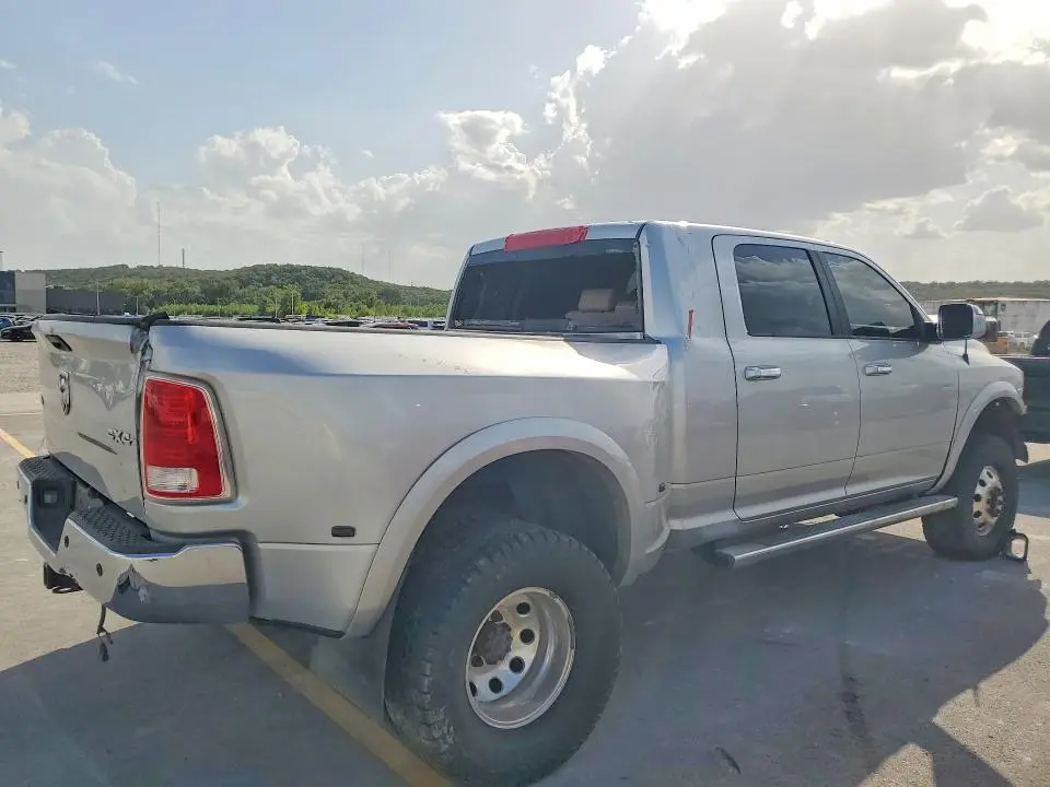 2015 RAM 3500 LARAMIE  