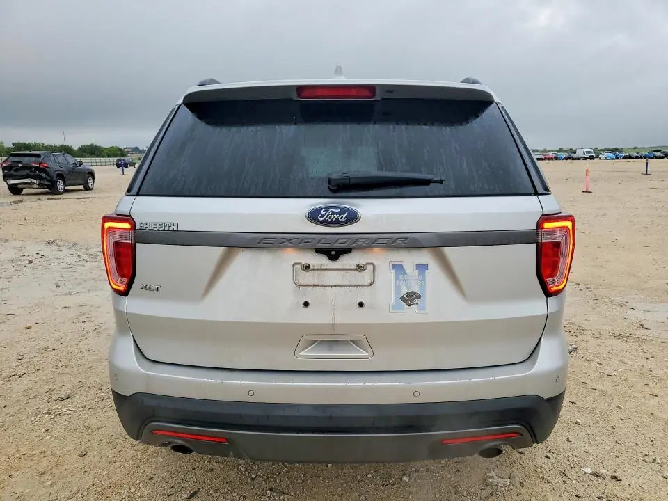 2017 FORD EXPLORER XLT  