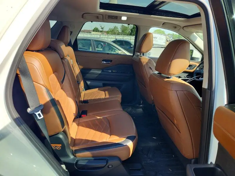 2022 NISSAN PATHFINDER PLATINUM  