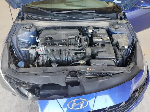 2022 HYUNDAI ELANTRA SE  