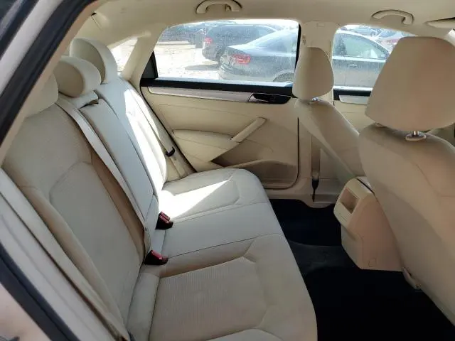 2017 VOLKSWAGEN PASSAT S  