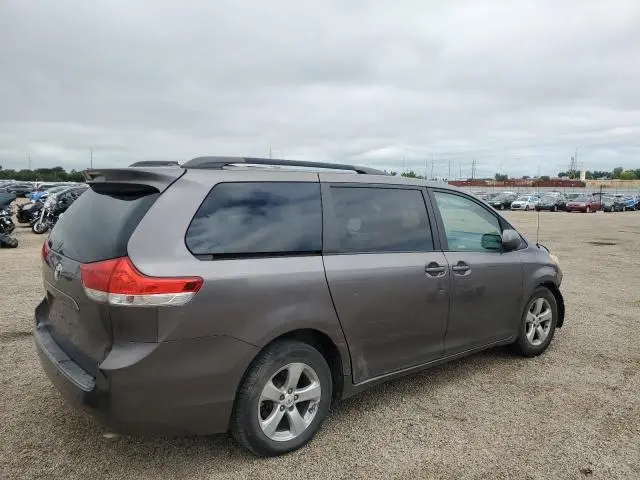 2011 TOYOTA SIENNA LE  