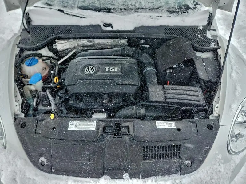 2016 VOLKSWAGEN BEETLE S/SE  