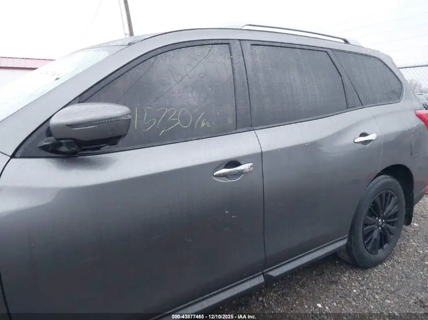 2017 NISSAN PATHFINDER SL