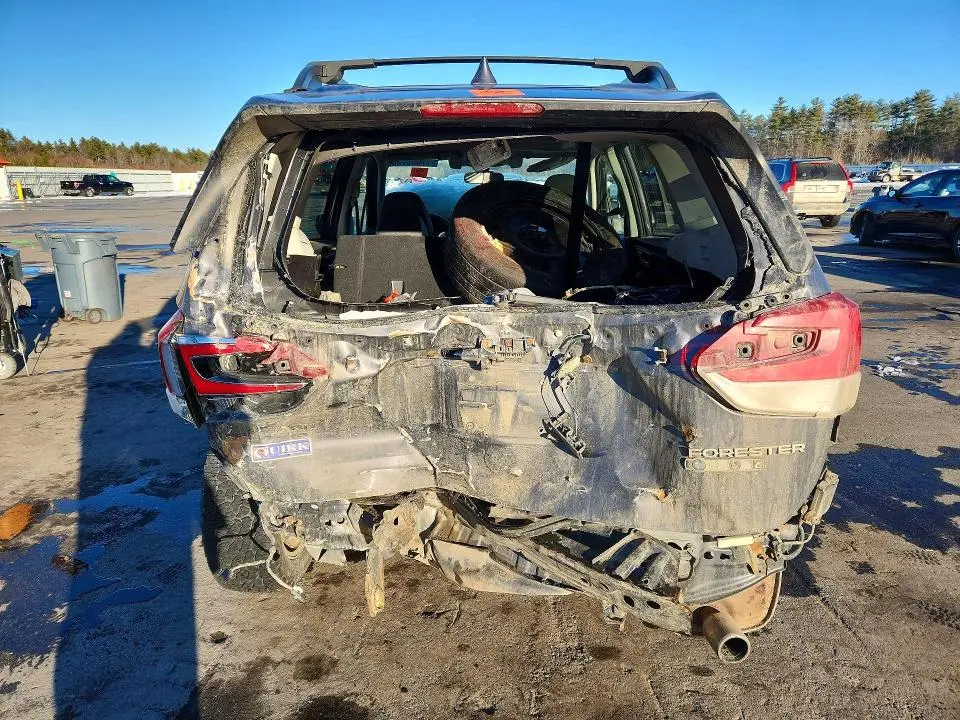 2021 SUBARU FORESTER LIMITED  