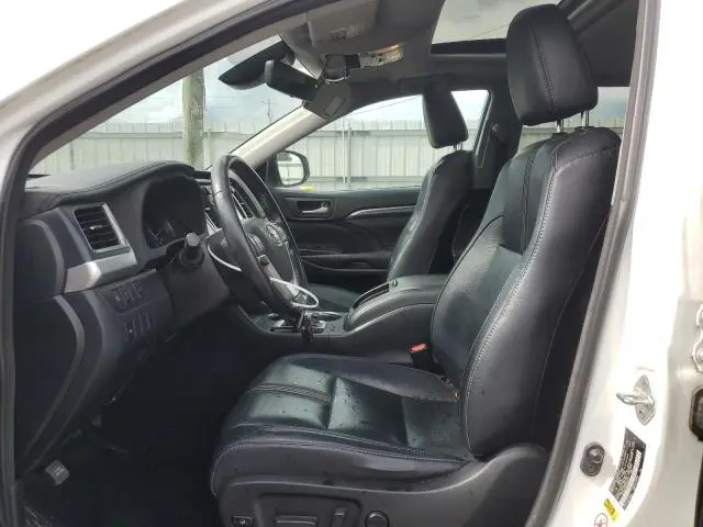 2018 TOYOTA HIGHLANDER SE  