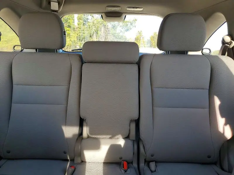 2011 HONDA CR-V LX  