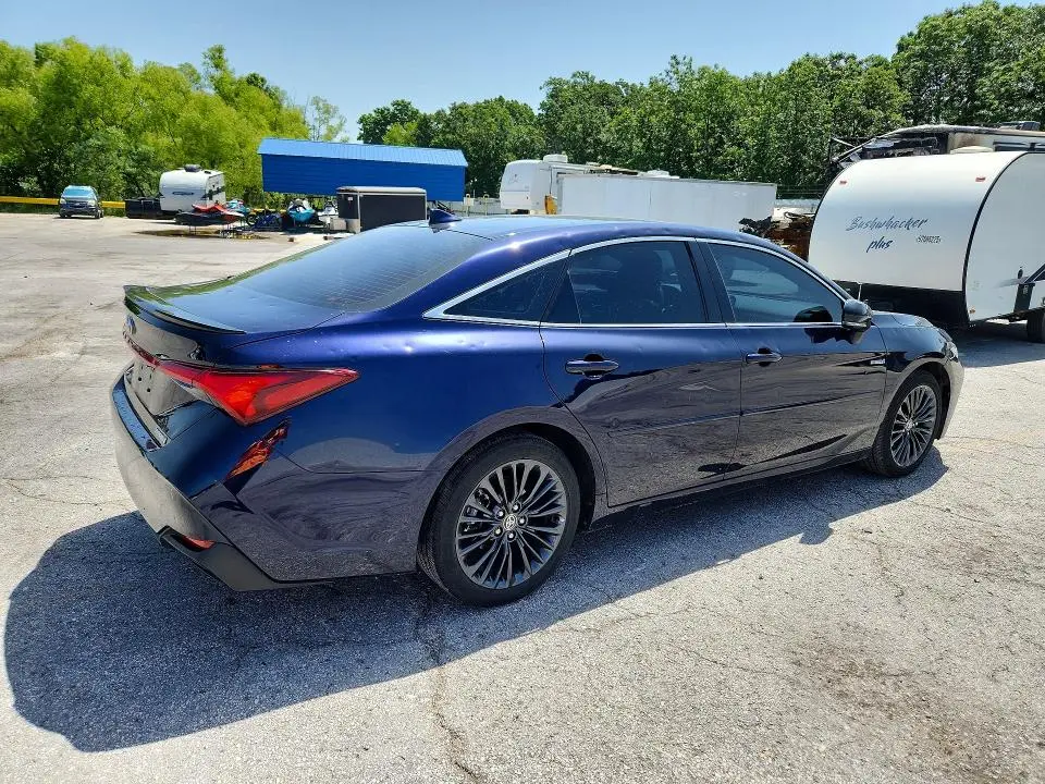 2021 TOYOTA AVALON XSE  